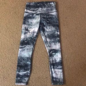 Lululemon size 6